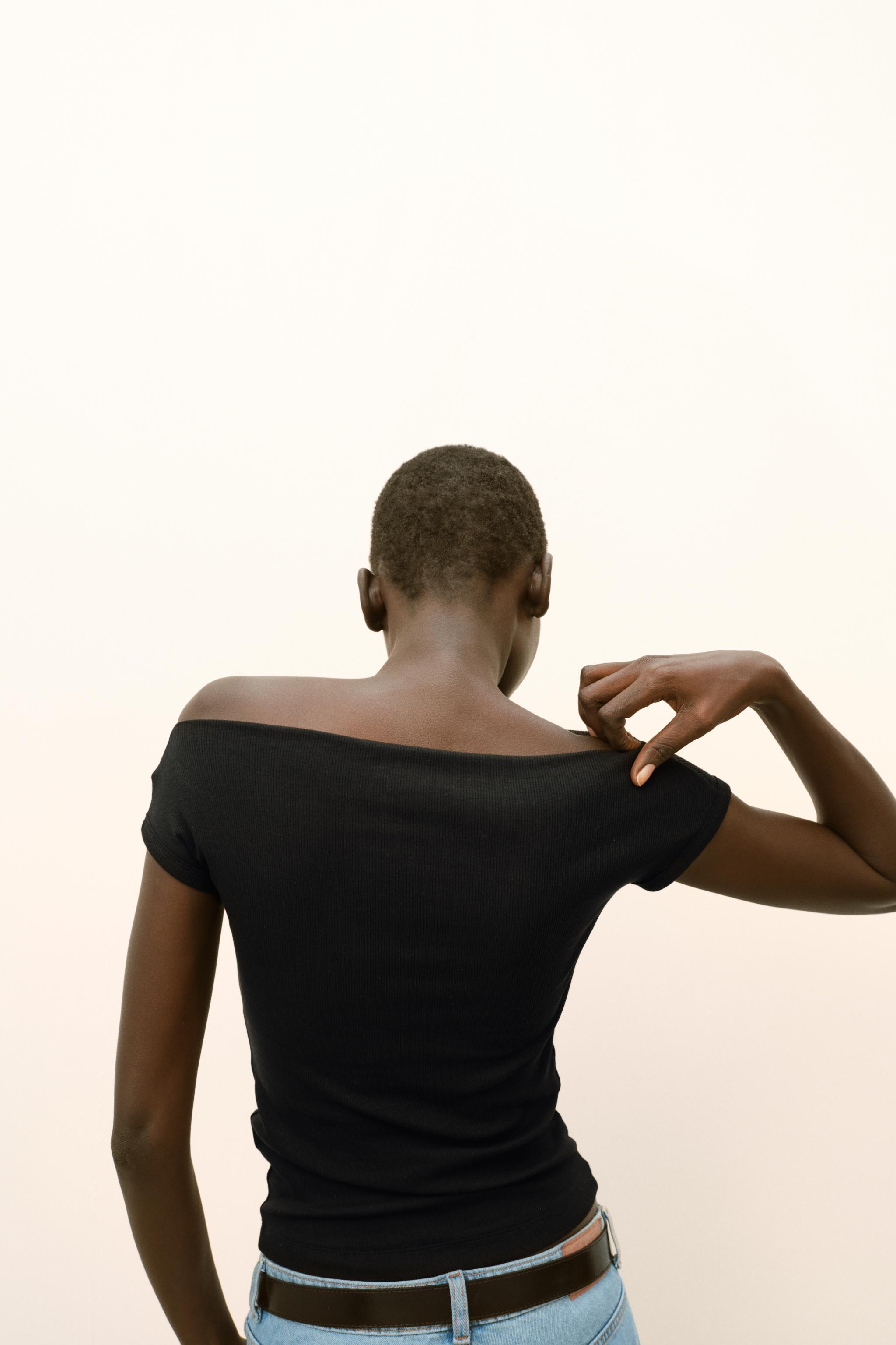 BOAT NECK T-SHIRT